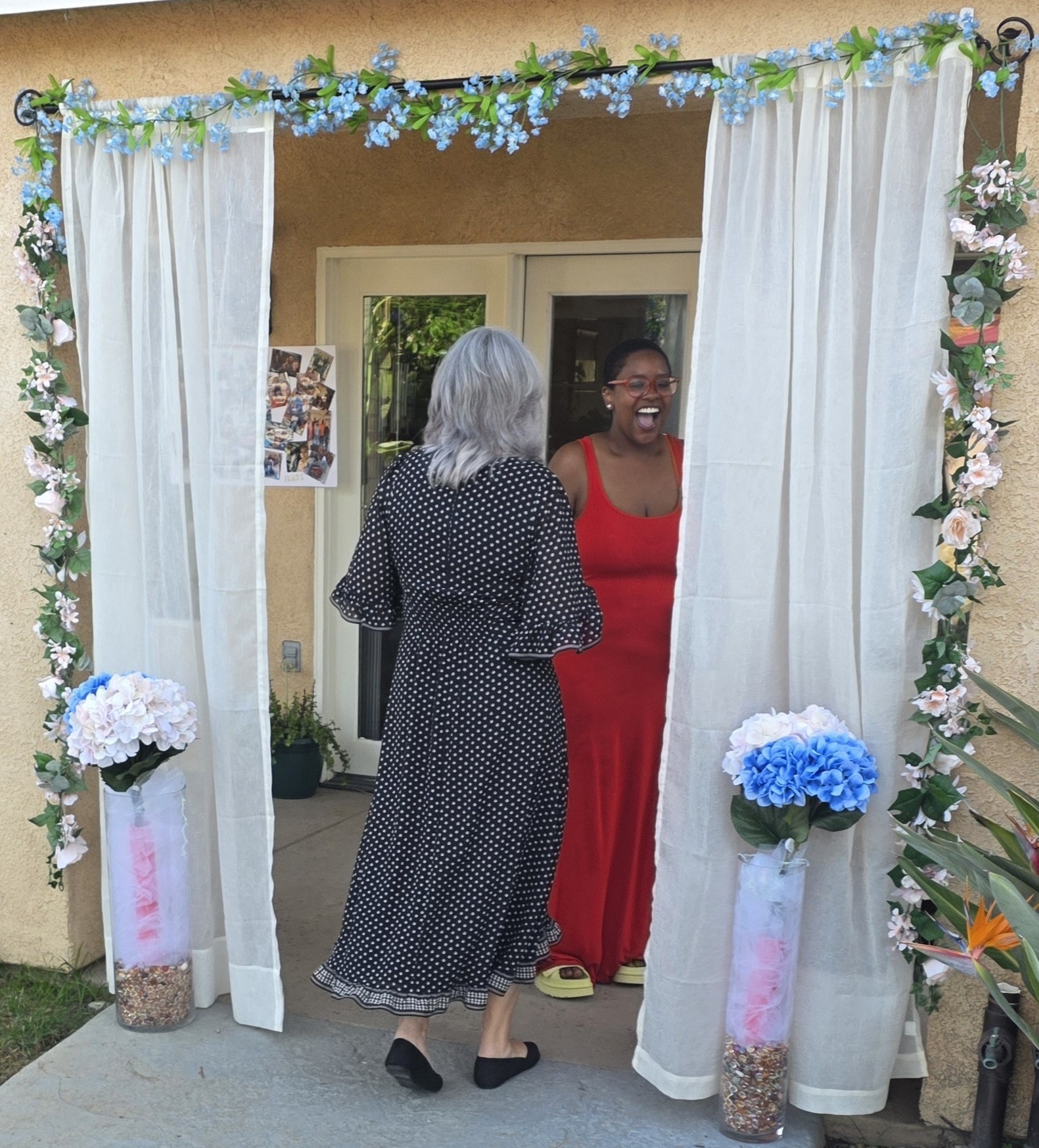 5th Anniversary — Guests Arriving